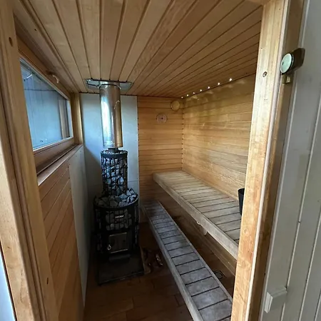 Privaatne Saunamajaga Suvila Peipsi Kaldal Дом отдыха *